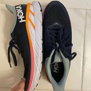 (Like new) HOKA Clifton 7 Size 7.5